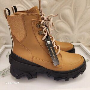 Sorel Tan & Black Boots
